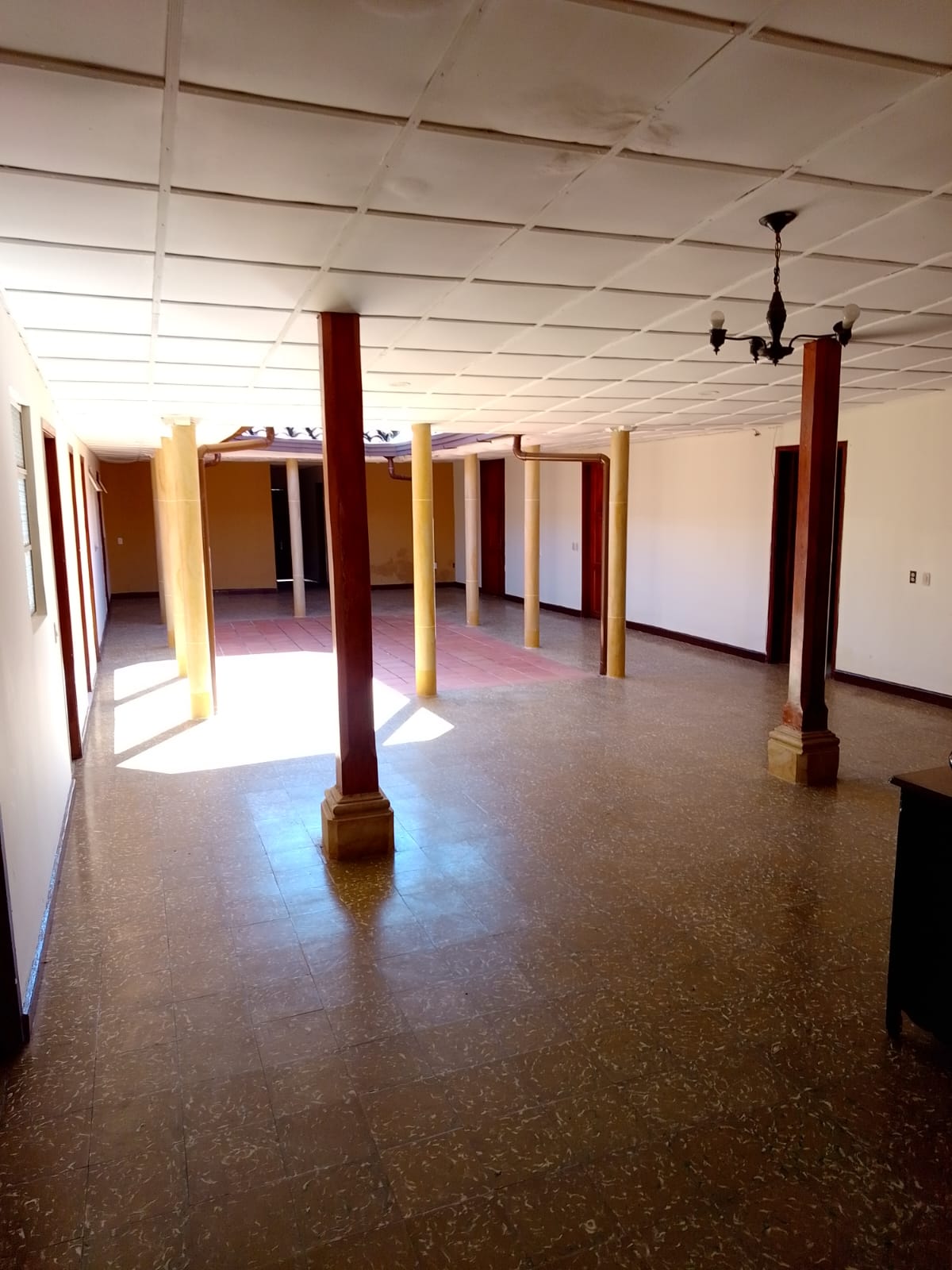 Casona colonial a la venta, a dos cuadras del parque principal de Charalá | Inmobiliaria Urbaken