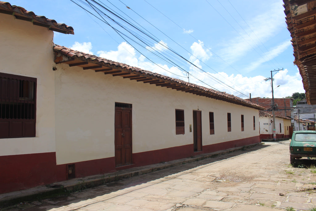 Casona colonial en venta a 2 cuadras del parque principal – Charalá, Santander