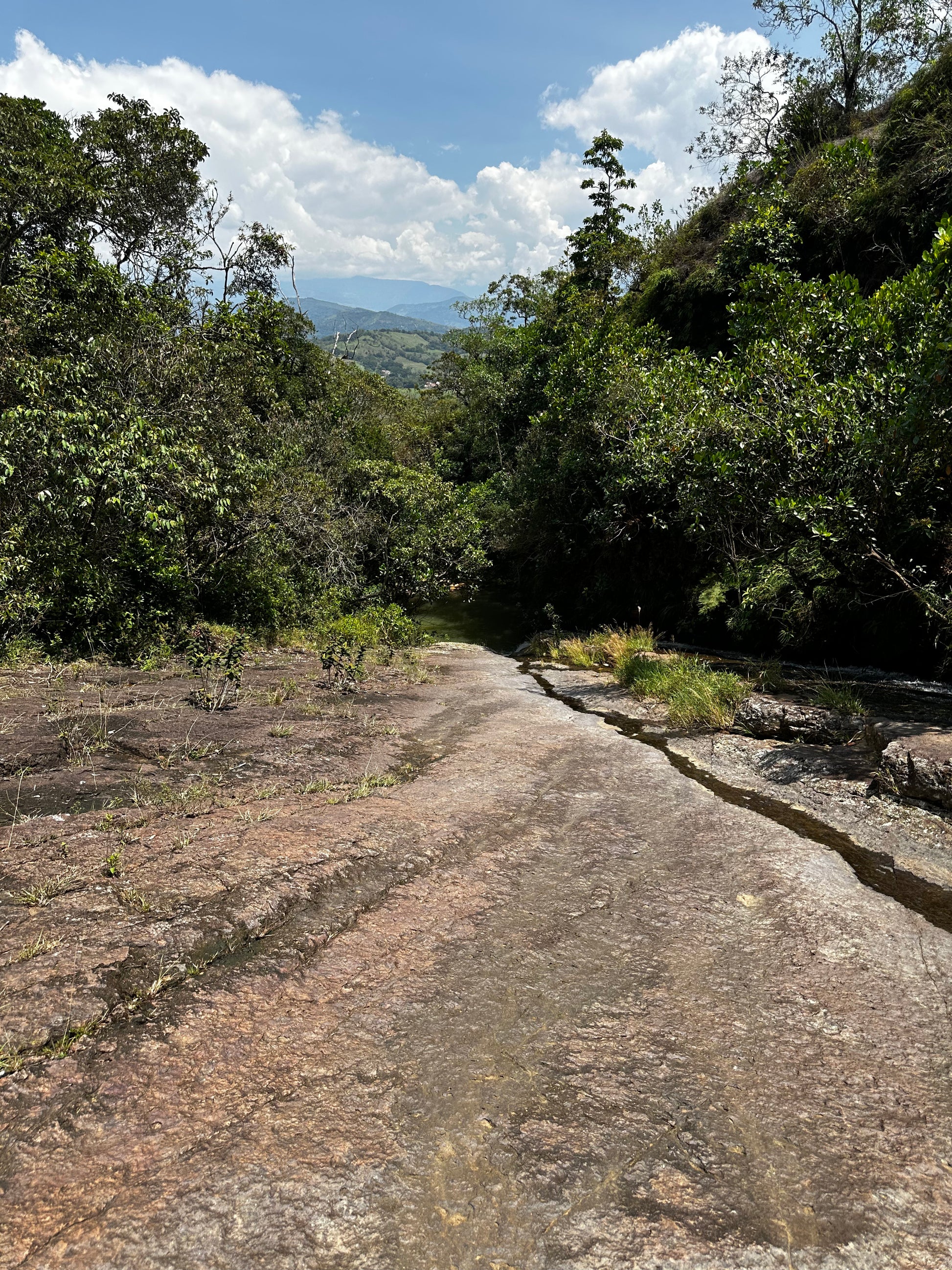Finca "La Macana" con 5 Pozos y Cascada en Charalá | Inmobiliaria Urbaken