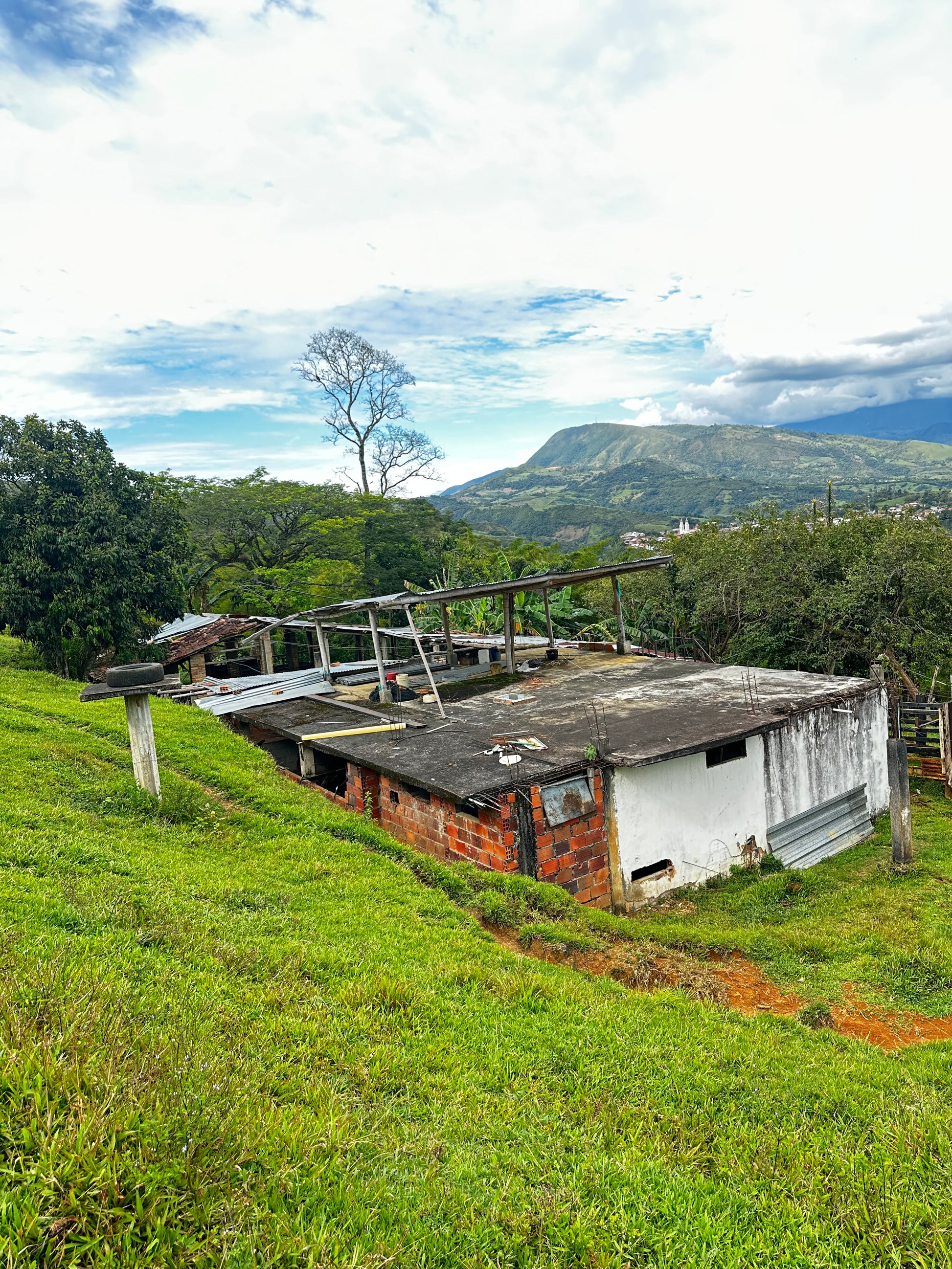Finca "La Macana" con 5 Pozos y Cascada en Charalá | Inmobiliaria Urbaken