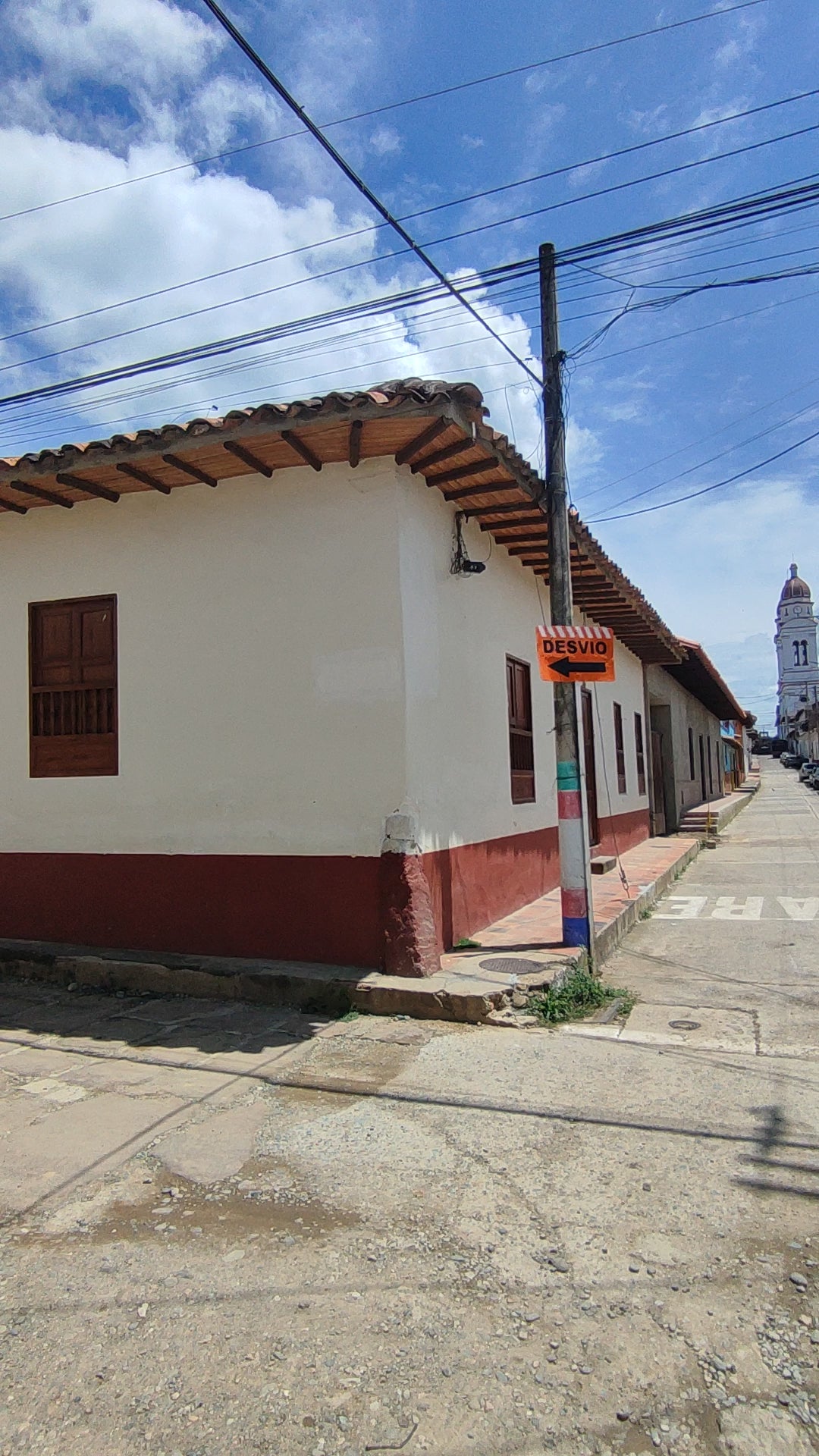 Casona colonial en venta a 2 cuadras del parque principal – Charalá, Santander